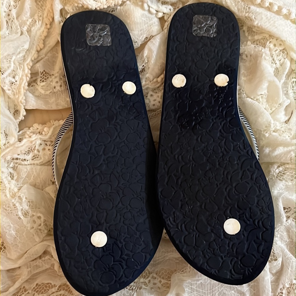 Roxy Flip-Flops - Picture 4 of 5